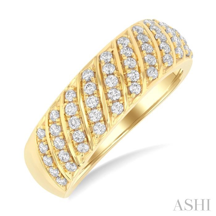 Ribbed Diamond Fashion Ring