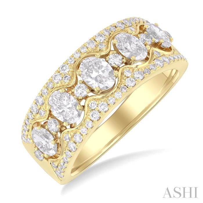 Oval Shape 5 Stone Diamond Fashion Band