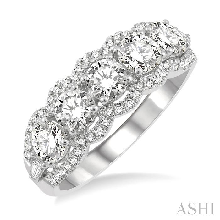 Round Shape 5 Stone Diamond Fashion Ring