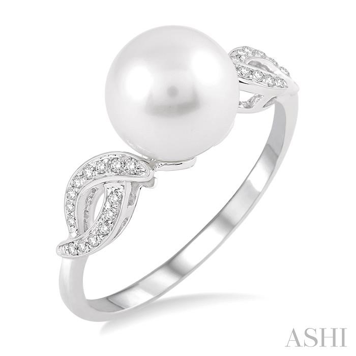 PEARL & DIAMOND FASHION RING