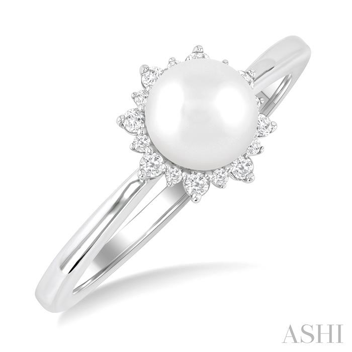 Pearl & Petite Halo Diamond Fashion Ring