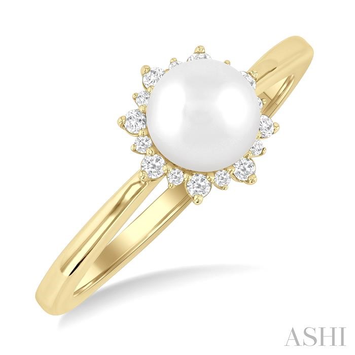 Pearl & Petite Halo Diamond Fashion Ring