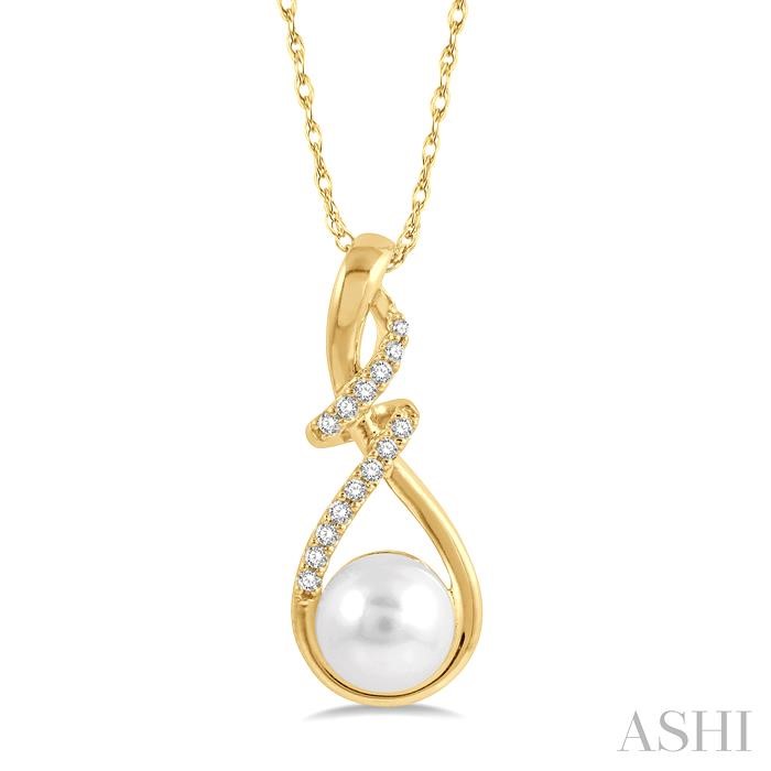 PEARL & DIAMOND FASHION PENDANT