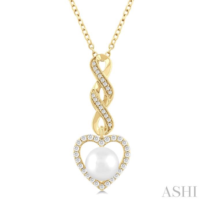 HEART SHAPE PEARL & DIAMOND FASHION PENDANT