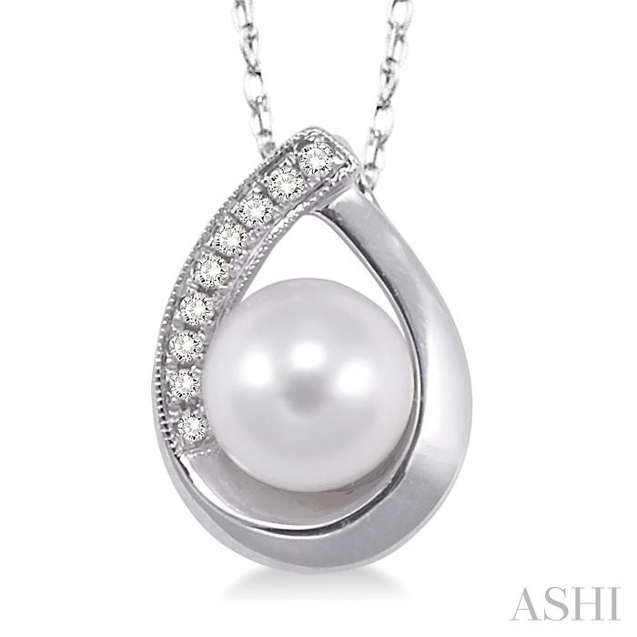 PEARL & DIAMOND FASHION PENDANT