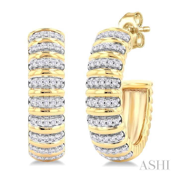 RIBBED DIAMOND HALF HOOP EARRINGS