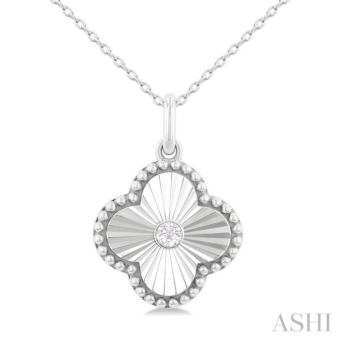 Silver Clover Fluted Medallion Petite Diamond Pendant