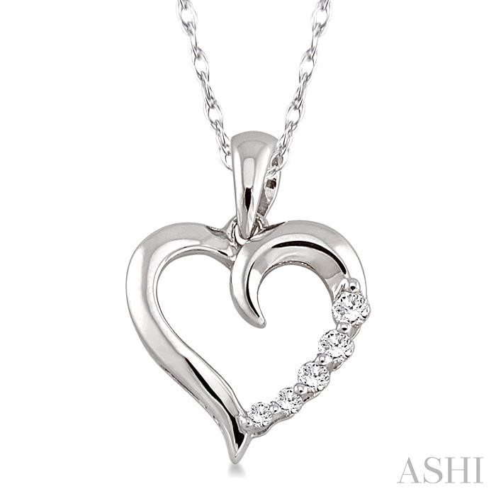 HEART SHAPE JOURNEY DIAMOND FASHION PENDANT