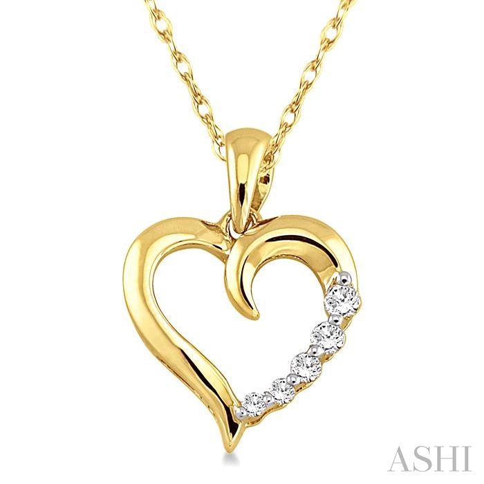 HEART SHAPE JOURNEY DIAMOND FASHION PENDANT